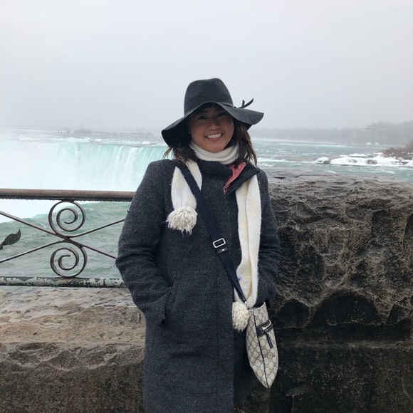 Meet your Posher, Ellice - Picture 3 of 4